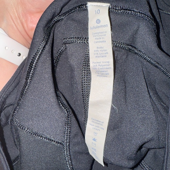 Lululemon Size 10 Black Reflective Leggings - Picture 4 of 5